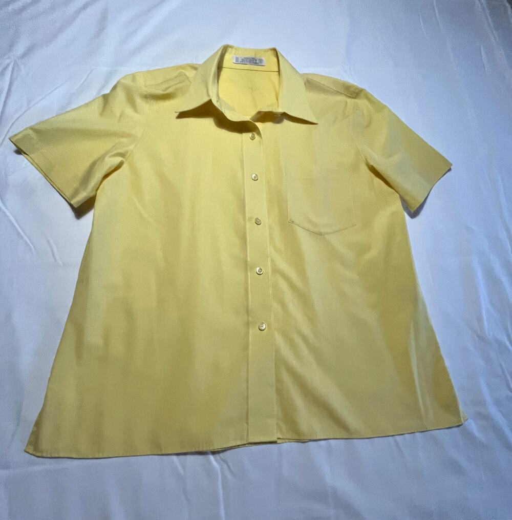 Foxcroft Wrinkle Free Button Front Shirt Women's 10 Yellow Short Sleeve